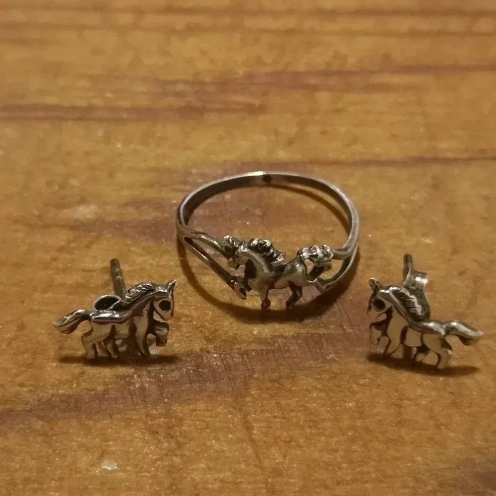Sterling  unicorn set